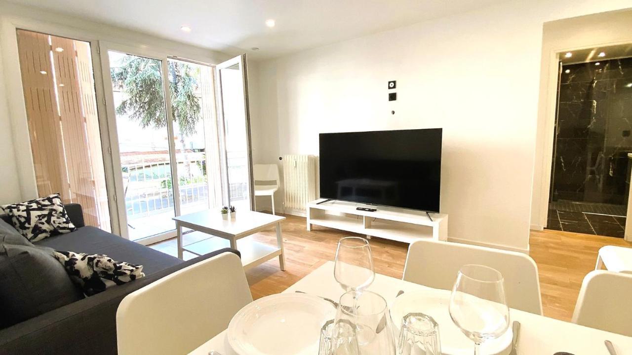 Marie Antoinette - Appartement 2 Chambres, Centre Ville, Terrasse, Moderne アンティーブ エクステリア 写真